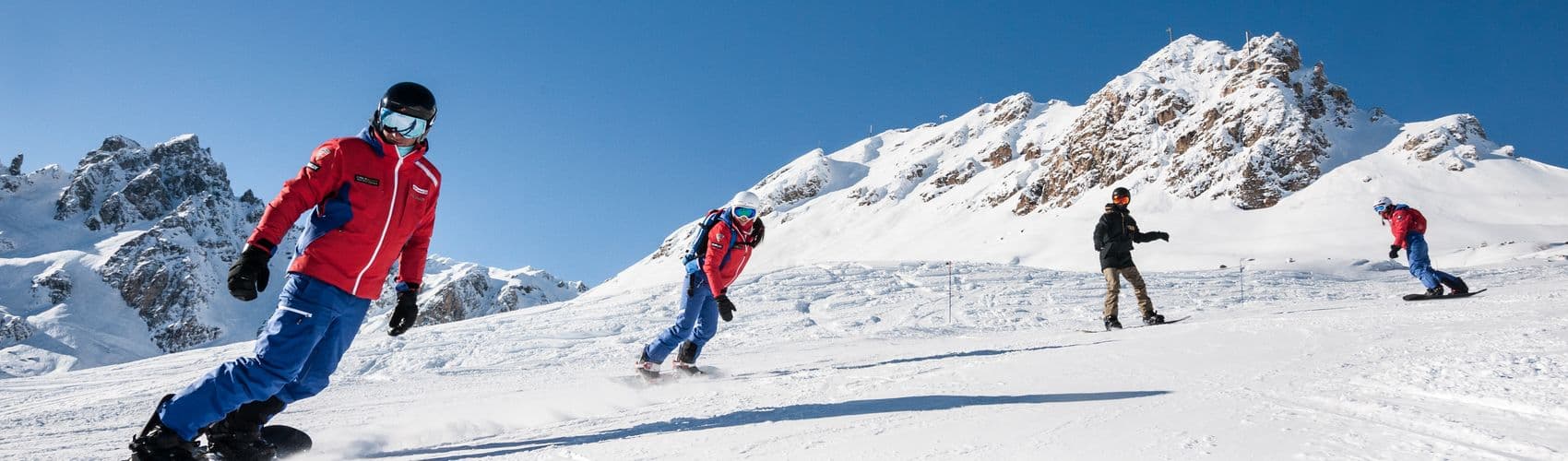 Snowshoeing, skiing, snowboarding: which activity to choose?